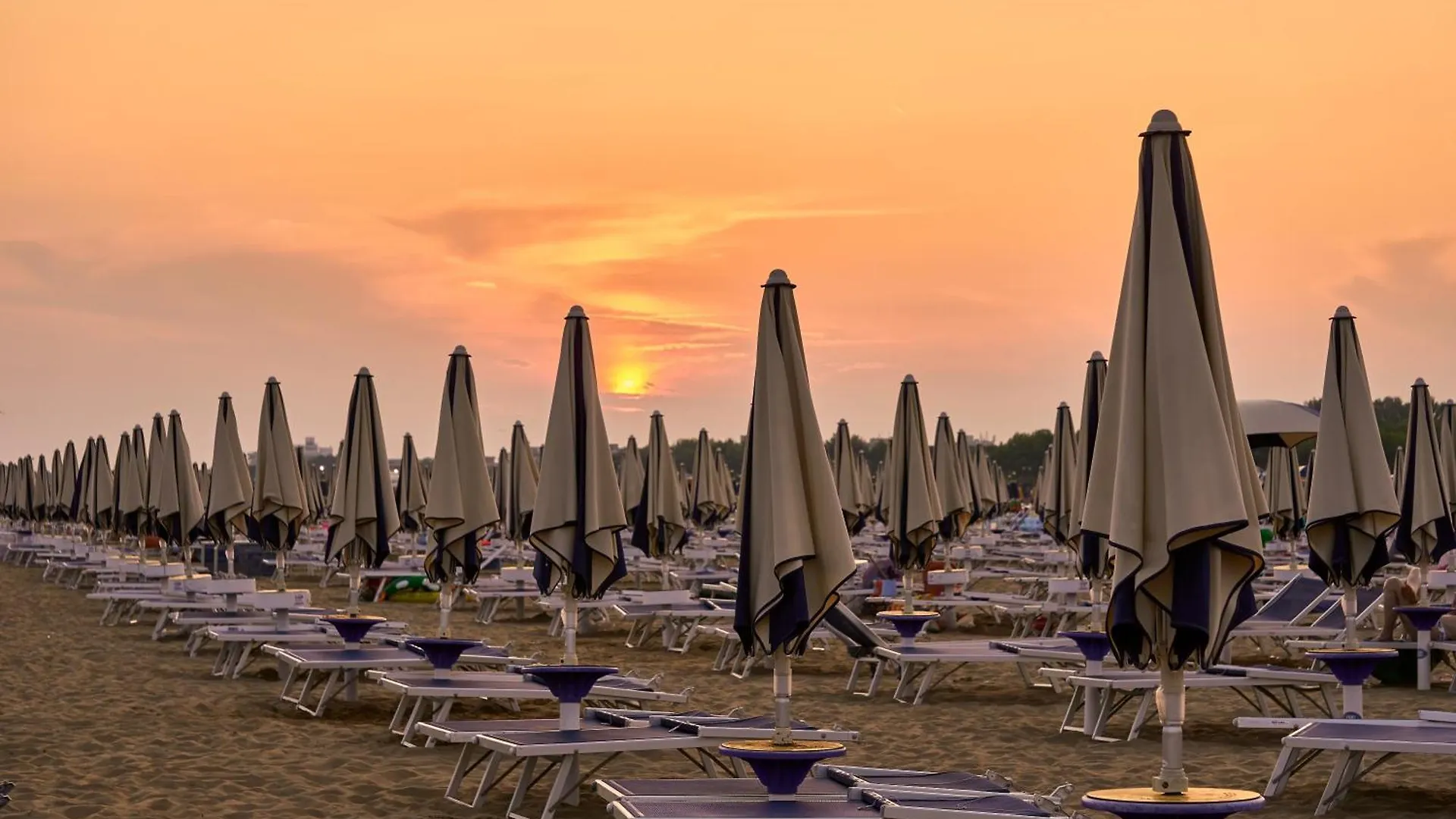 Cozy Up In Our Villa - Beahost Bibione 0*,  Italia
